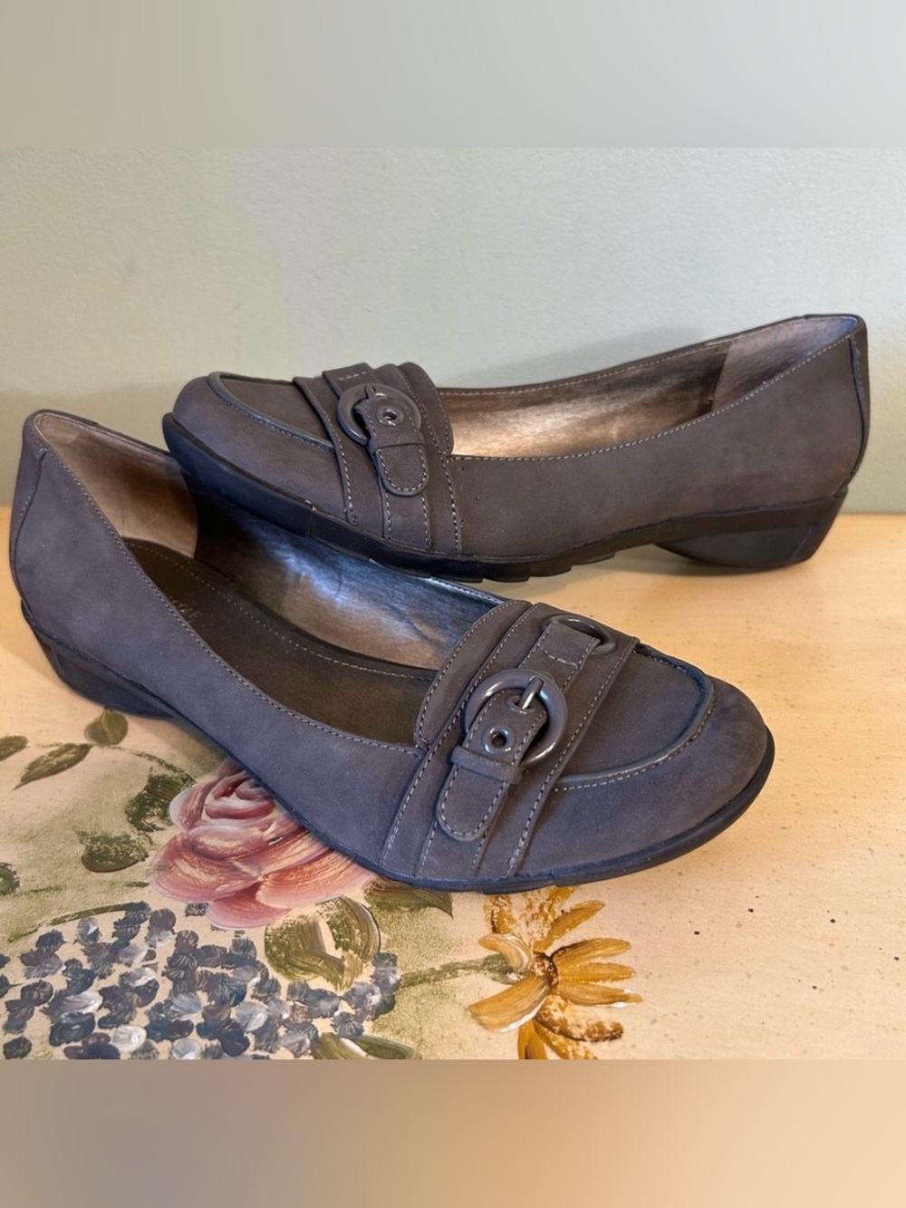 Kenneth Cole Reaction Gray Leather Front Buckle Shoes